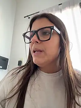lilylovelesss Live Webcam on Stripchat