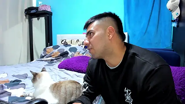 LazyandSniffer28 webcam