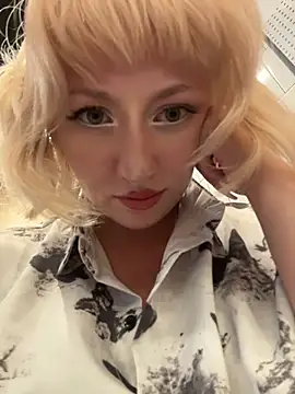 RonnieKiss webcam