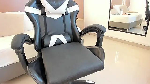 zoee_zi webcam