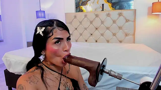 Alanna_Wild webcam