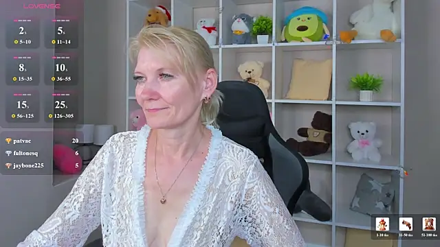Julie_Lucas Live Web Cam Show