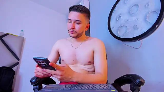 mike_257 webcam