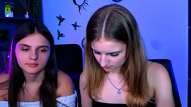 lisa_dark_ webcam