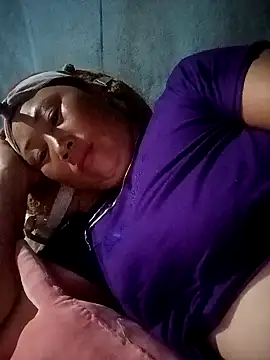 NyloveSquirt