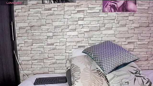 sofiaalarson webcam