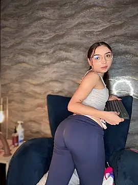 Mia_Luxor webcam