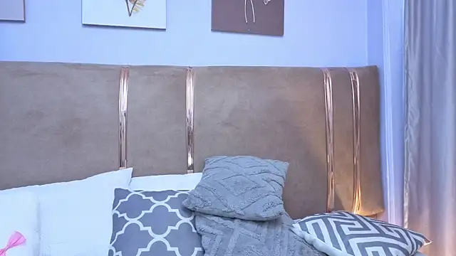 Mia_Naive webcam