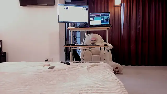 LadyAriaHunt webcam