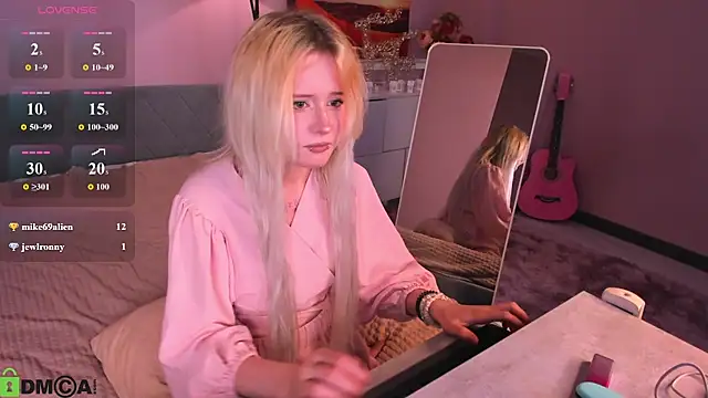 kikipeach webcam