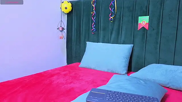 Emma-Burning webcam