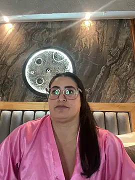 BellaPeers_