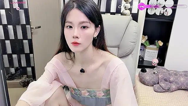 Yueyue-MM live cam on StripChat