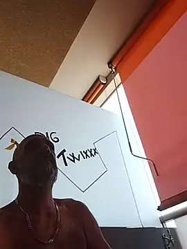 BigTwixxxx webcam