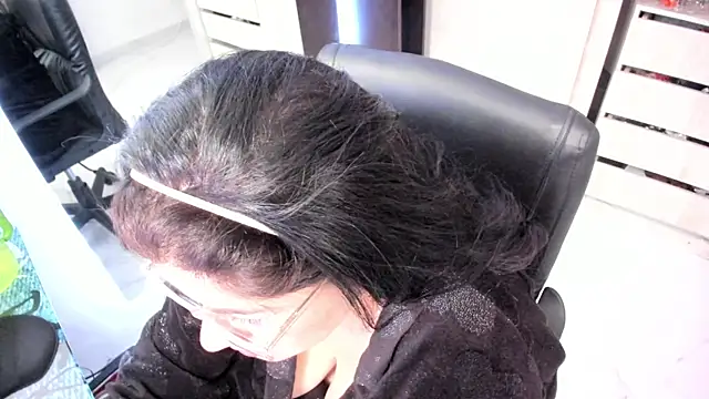BellaFlaming webcam