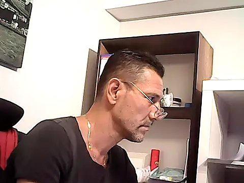 mastercharisma35 live cam on StripChat