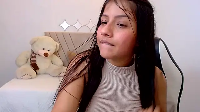 zara_cute live cam on StripChat