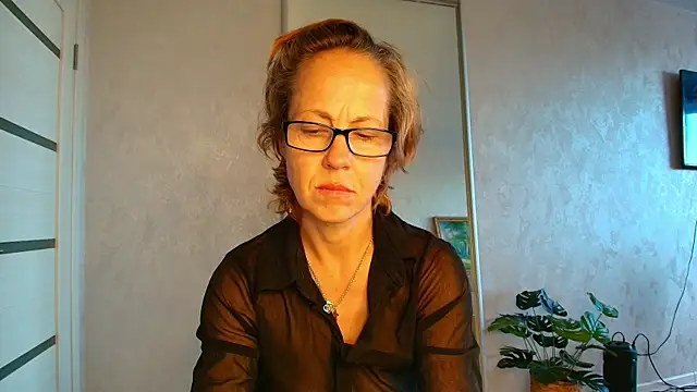 LioraWeiss live now