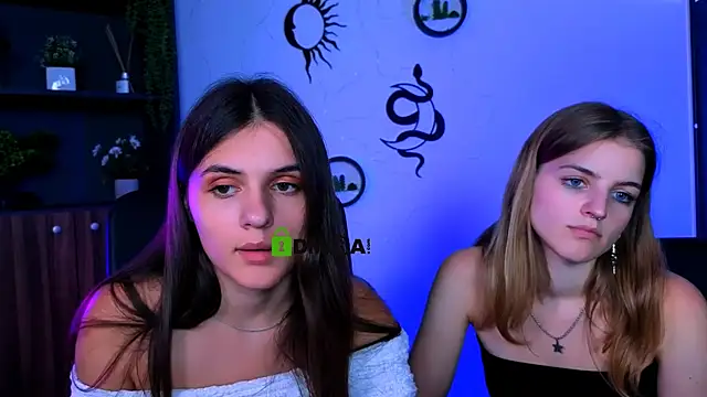 lisa_dark_ webcam
