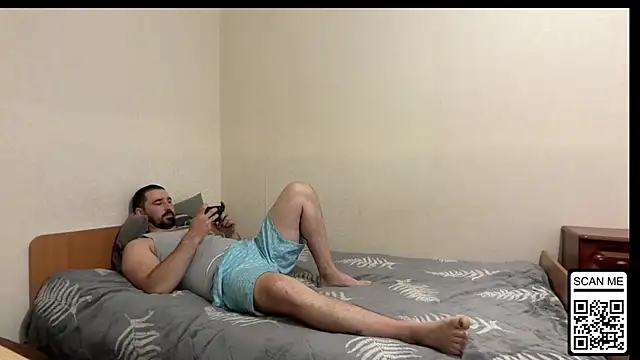 Hard_to_Obey live cam on StripChat