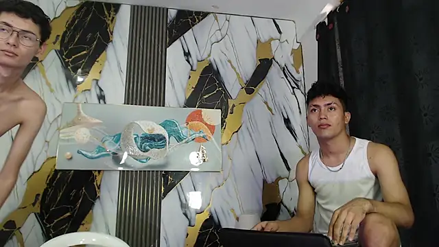 VERY_HOT_GUYS webcam