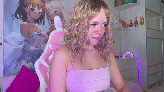 CheekySashaCharm webcam