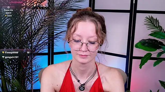 AmelieViolet webcam