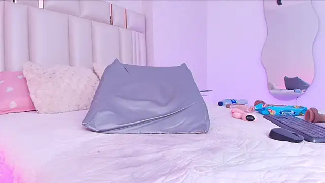 mia_velvett_ webcam