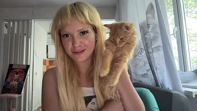 FreedaDeloach webcam