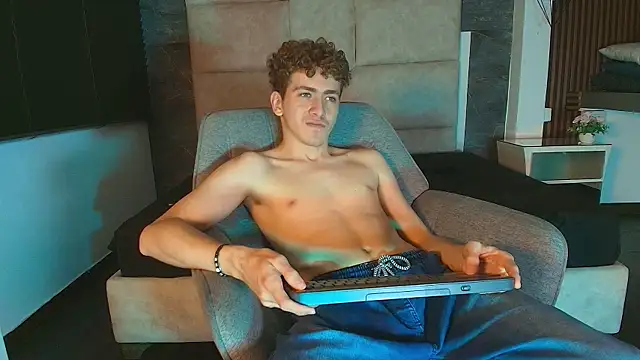 Tyler_Mcrey webcam