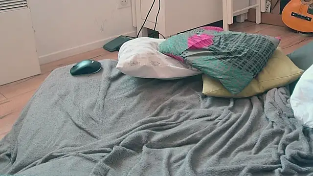 CeriseLapine webcam