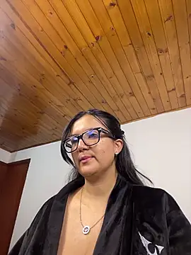 SWEETLILY18 webcam