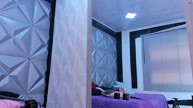 BustyGlow webcam