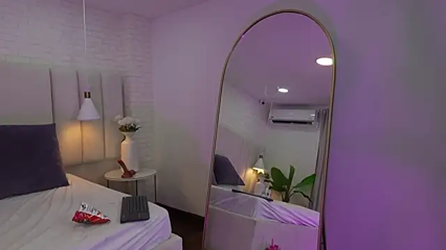 GabyJones_ webcam