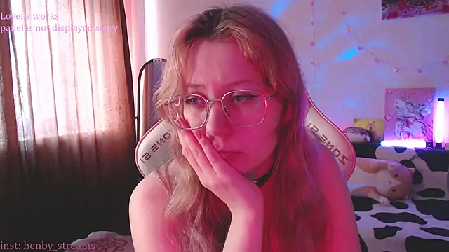 henby_streamss webcam
