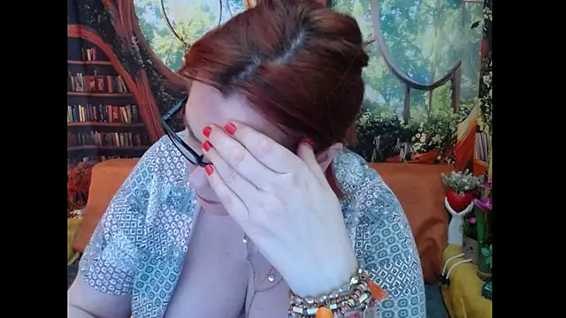 PlayfullMature webcam