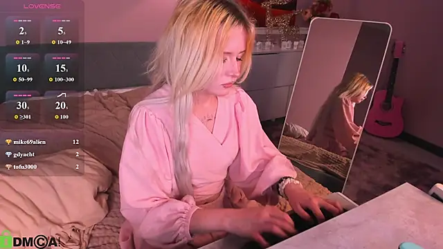 kikipeach webcam