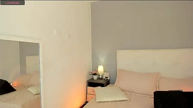 NataliaBuiles live cam on StripChat