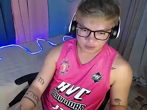 Fuckboii_intown webcam