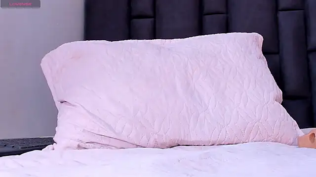 maddy__howard webcam