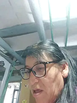 clarita_01 live thumbnail
