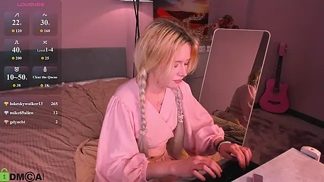 kikipeach webcam