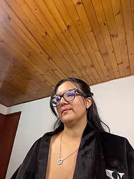 SWEETLILY18 webcam