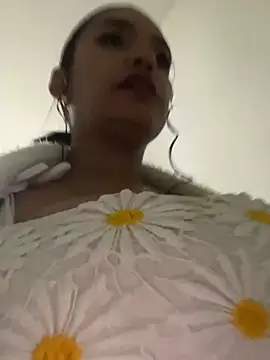 Sara-77 webcam