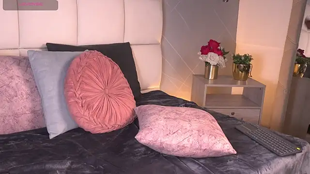 saramonroe1 (F teen) - Fuck me in doggy