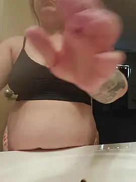 TattedMamaXOXO webcam