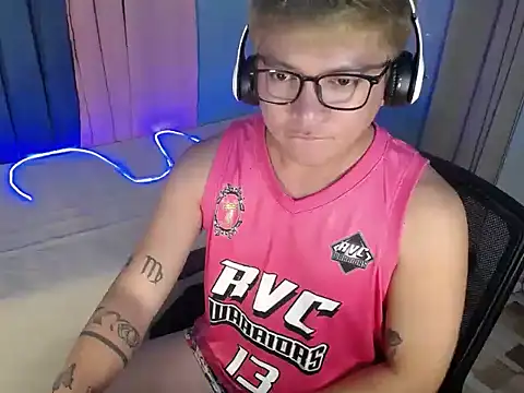 Fuckboii_intown webcam