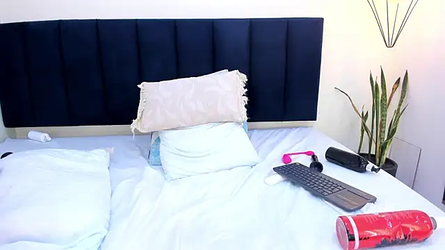 mayaevansmg webcam