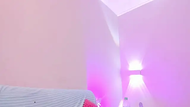 AllanaRosee webcam