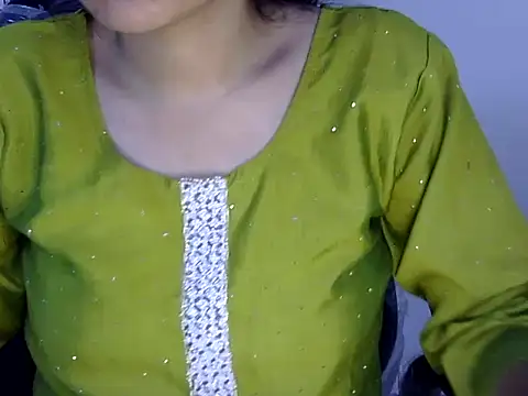 Neha_Sharma2